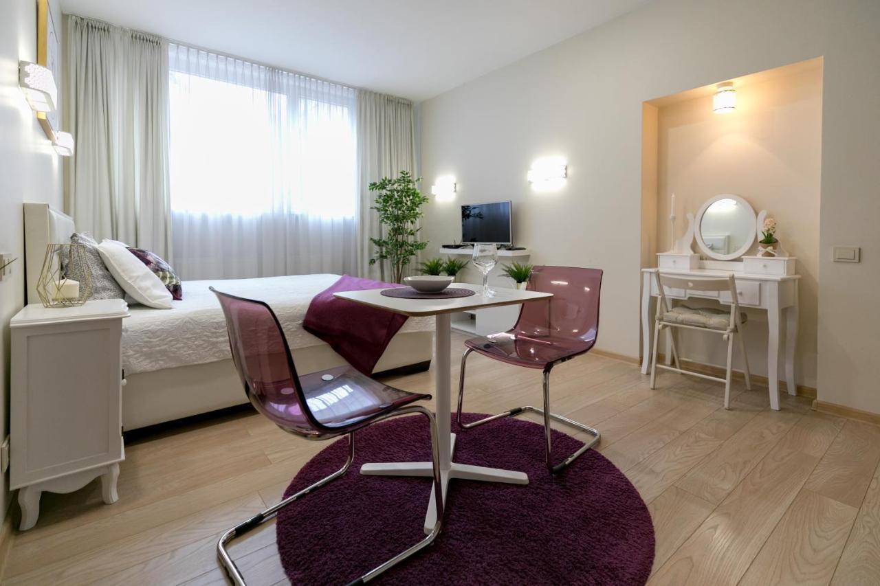 Apartament Raugyklos Apartamentai Wilno Zewnętrze zdjęcie